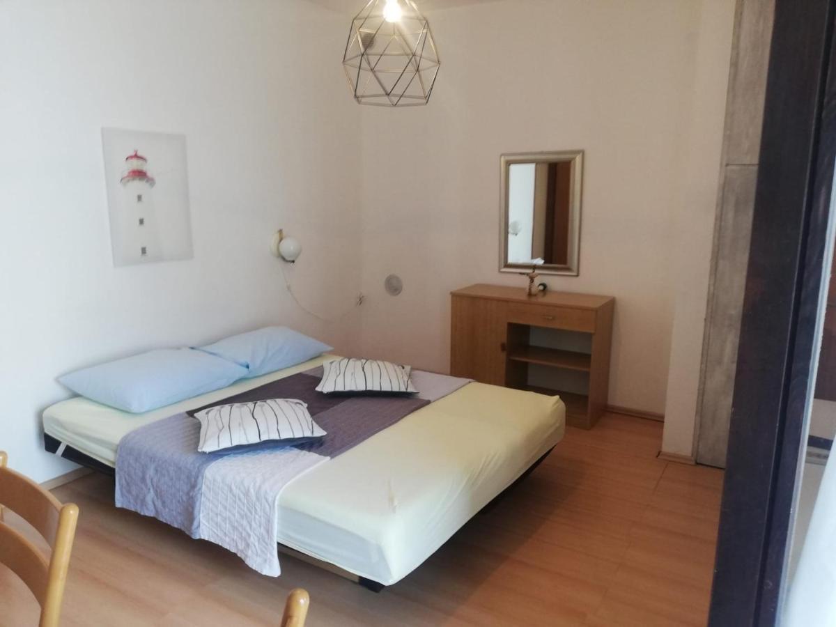 Iva/sepac Apartment
